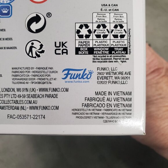 Funko Pop! Ms. Marvel 1084  Exclusive Bobble-Head Vinyl Collectible Figure - Picture 7 of 8